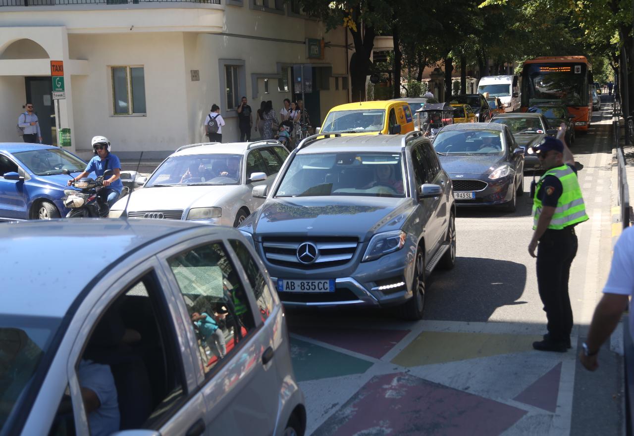 Nisja e shkollës, bashkia dhe policia masa për lehtësimin e trafikut!